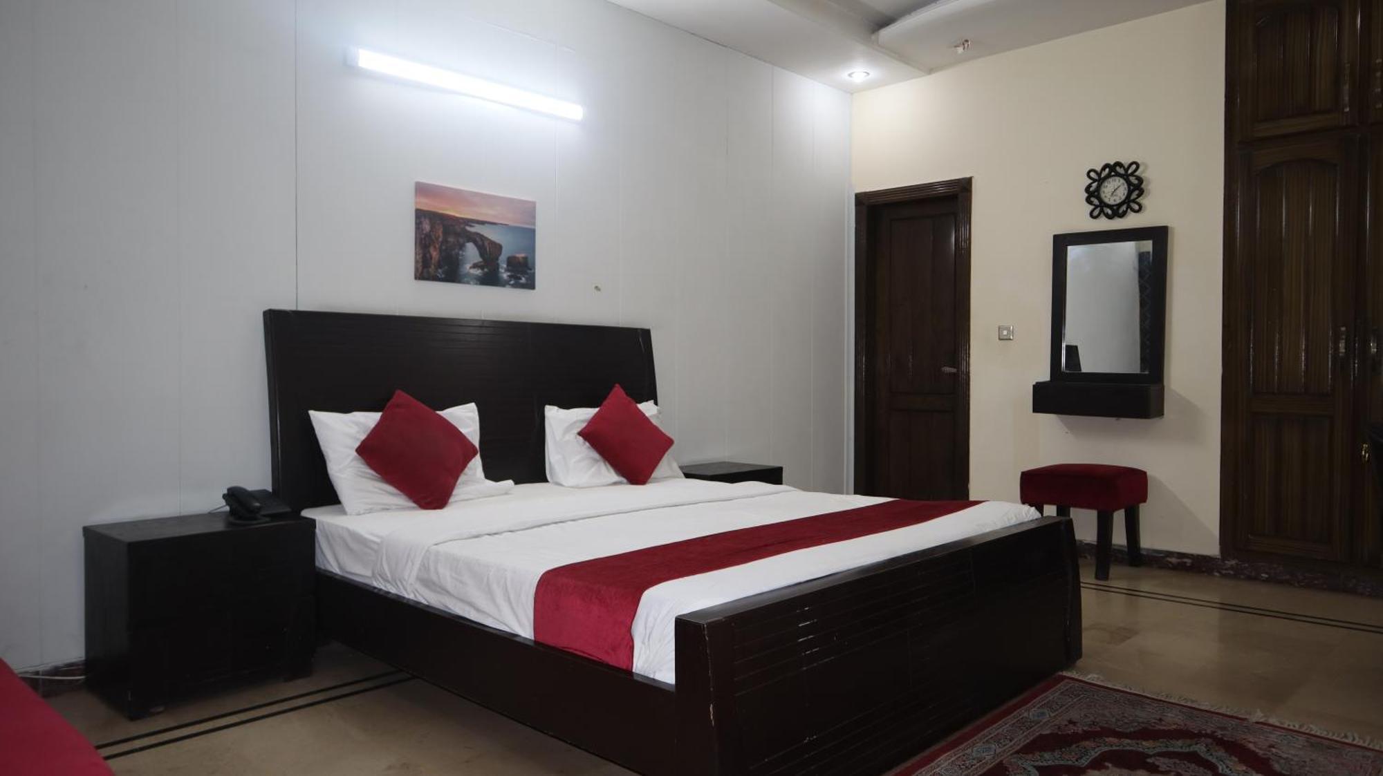 Serene Residence Islamabad Buitenkant foto