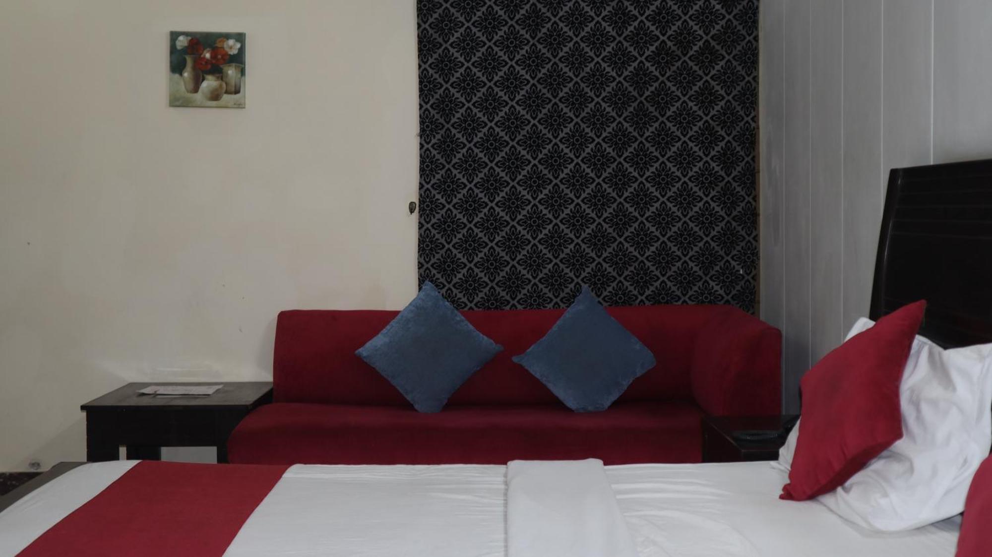 Serene Residence Islamabad Buitenkant foto